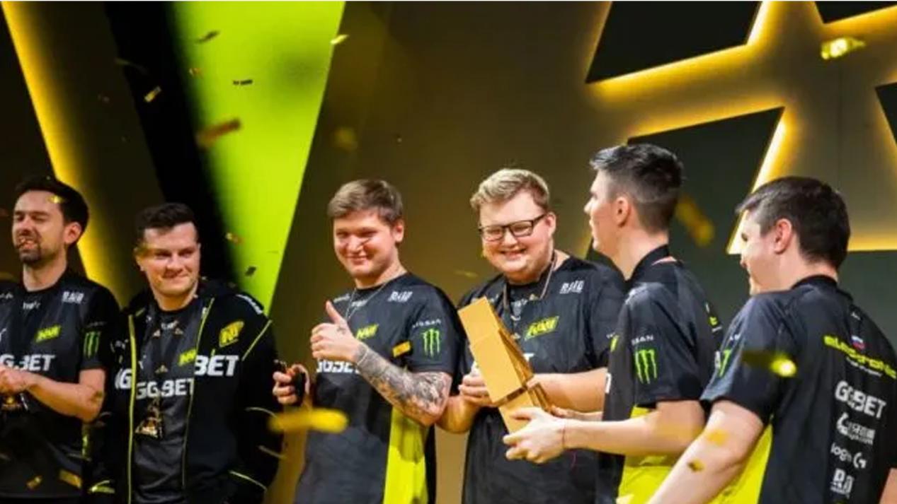 她带着满满 她带着满满